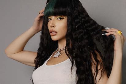 Chesca Embraces the Single Life on Bachata.